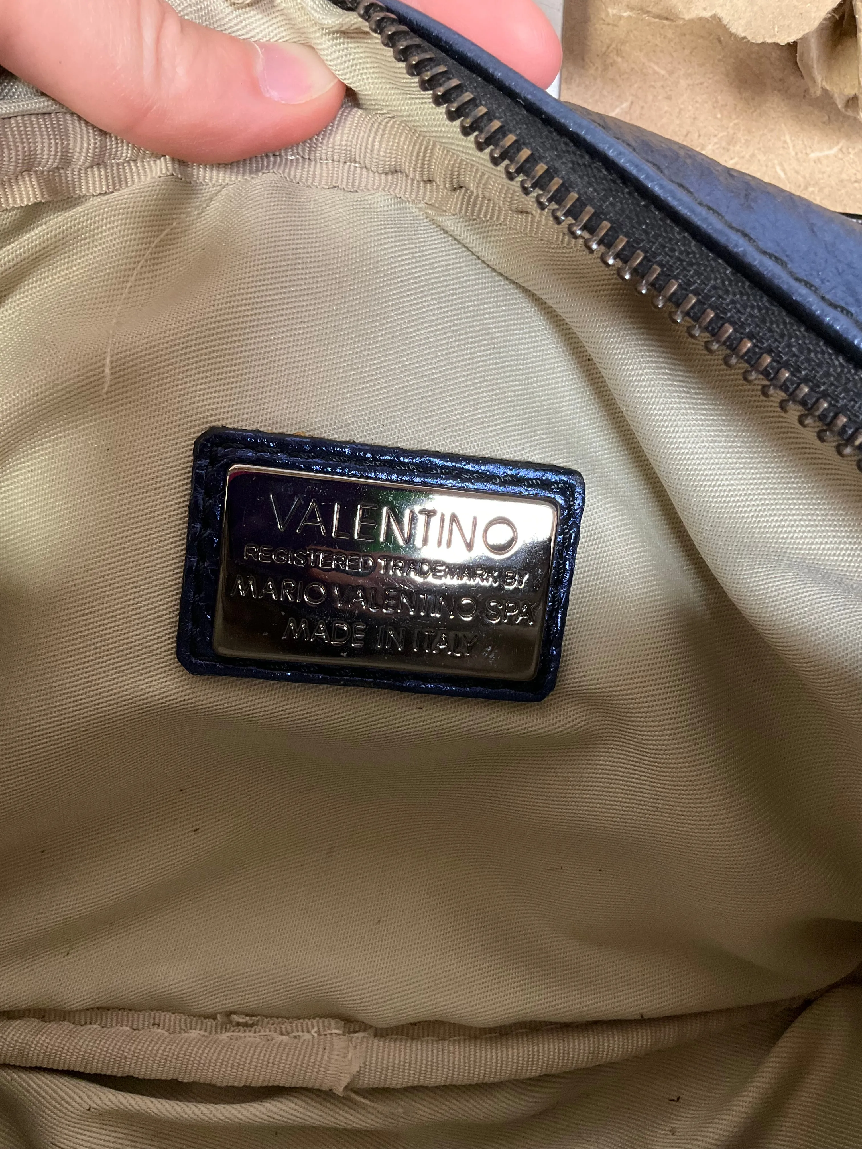 Crossbody Luxury Designer By Valentino-garavani, Size: Medium