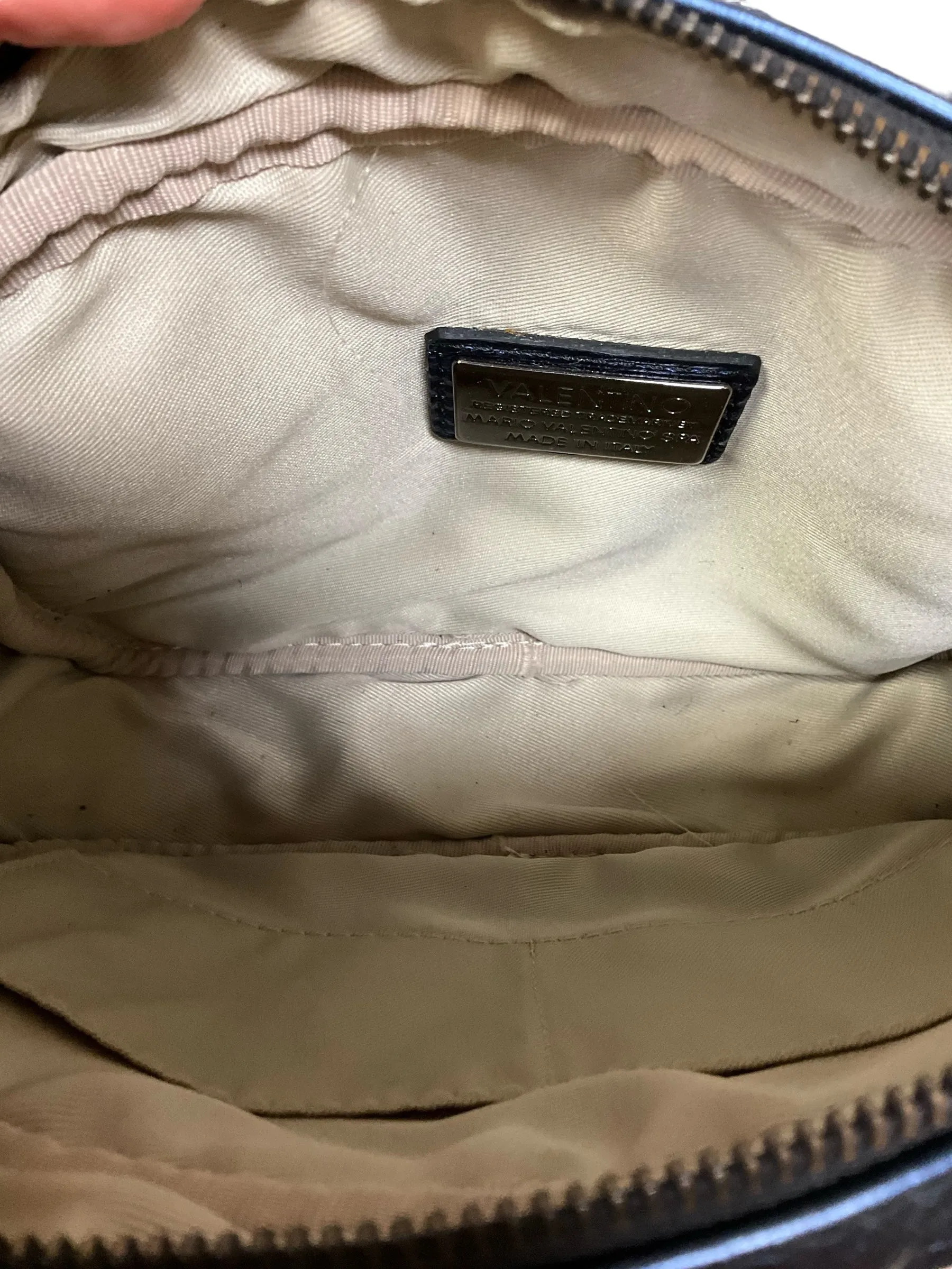 Crossbody Luxury Designer By Valentino-garavani, Size: Medium