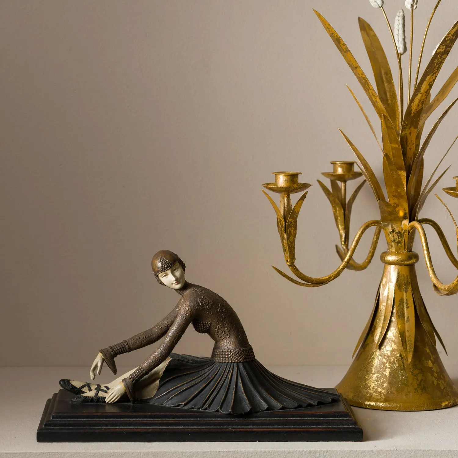 LILY DECO FIGURE
