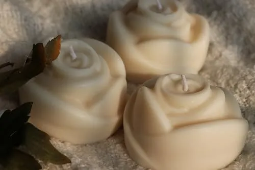 Rose Flower Shape Candle I Hand Poured I Decorative Scented Candle I Soy Wax Scented Candle for Home Decor & Gifting I 100gms