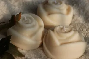 Rose Flower Shape Candle I Hand Poured I Decorative Scented Candle I Soy Wax Scented Candle for Home Decor & Gifting I 100gms