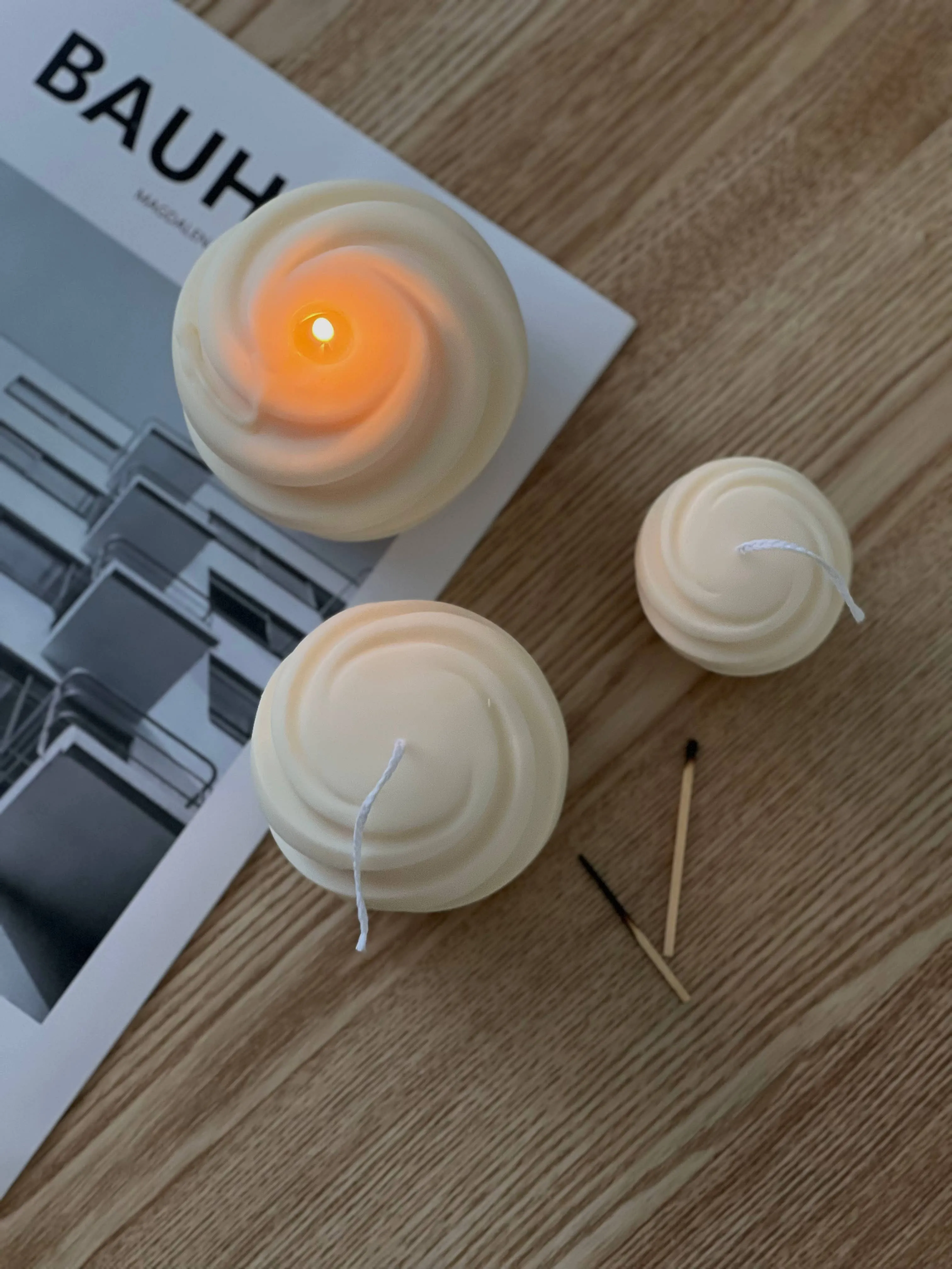 Twisted Sphere Candle/Medium